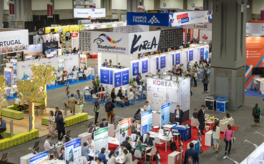 The bustling floor of the NAFSA 2023 Expo