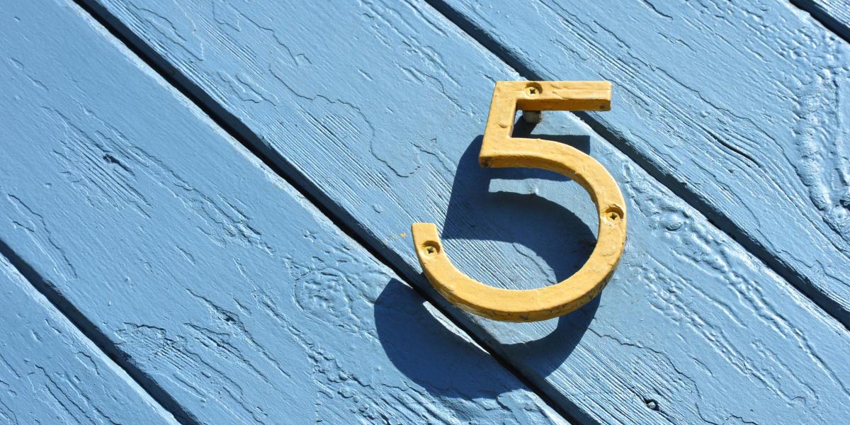 Image of numeral 5 on a blue background