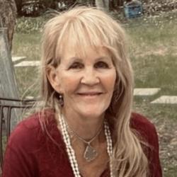 Amy Roberts Headshot