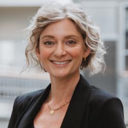 Sara Easler headshot