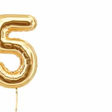 balloon in the shape of a 5